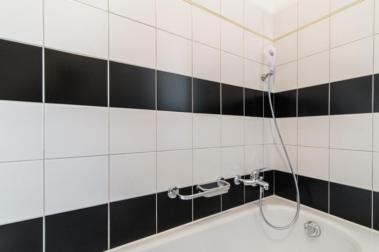 Giuka Apartment By Quokka 360 - Close To The Station Massagno المظهر الخارجي الصورة